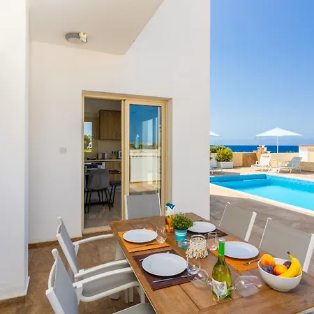 Diana Seaside Pomos