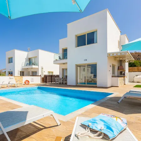 Diana Seaside Pomos